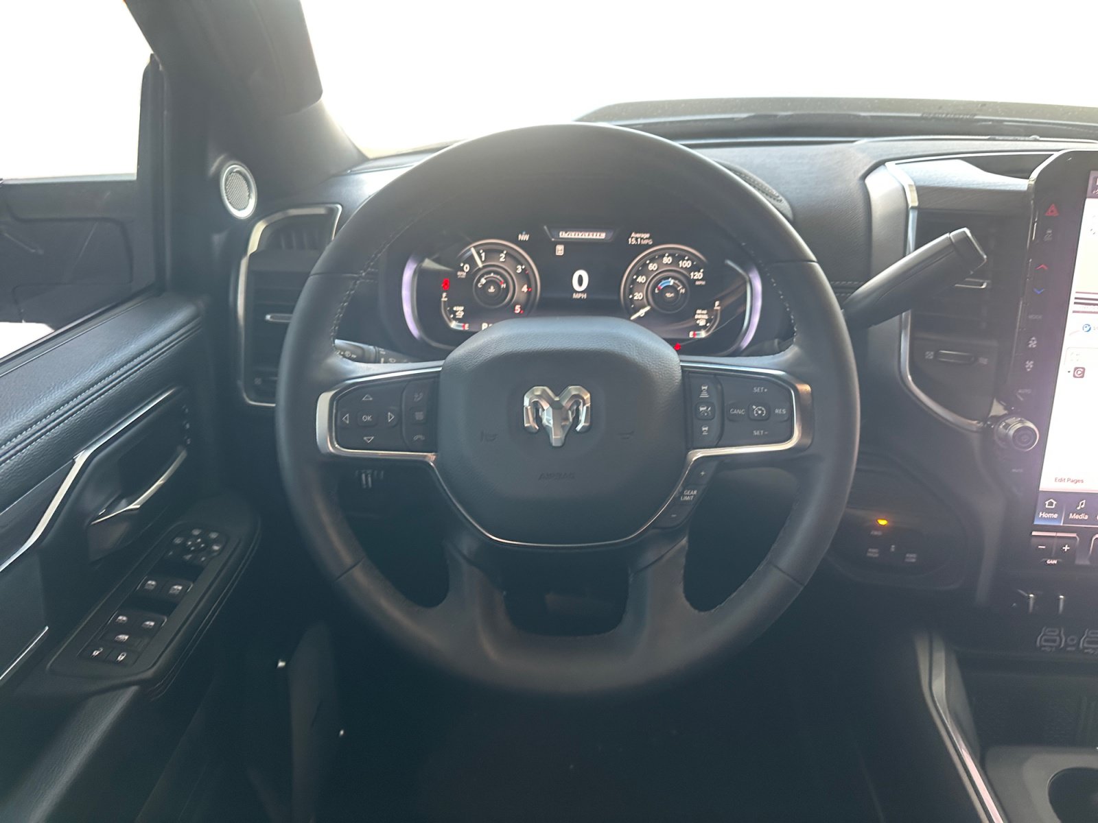 Used 2025 RAM 2500 Laramie AWD/4WD image 13