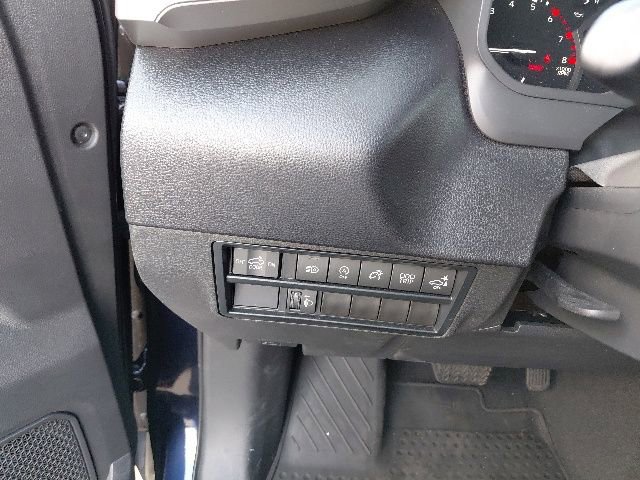 Used 2023 Toyota Tundra SR5 w/ SR5 Convenience Package AWD/4WD image 14