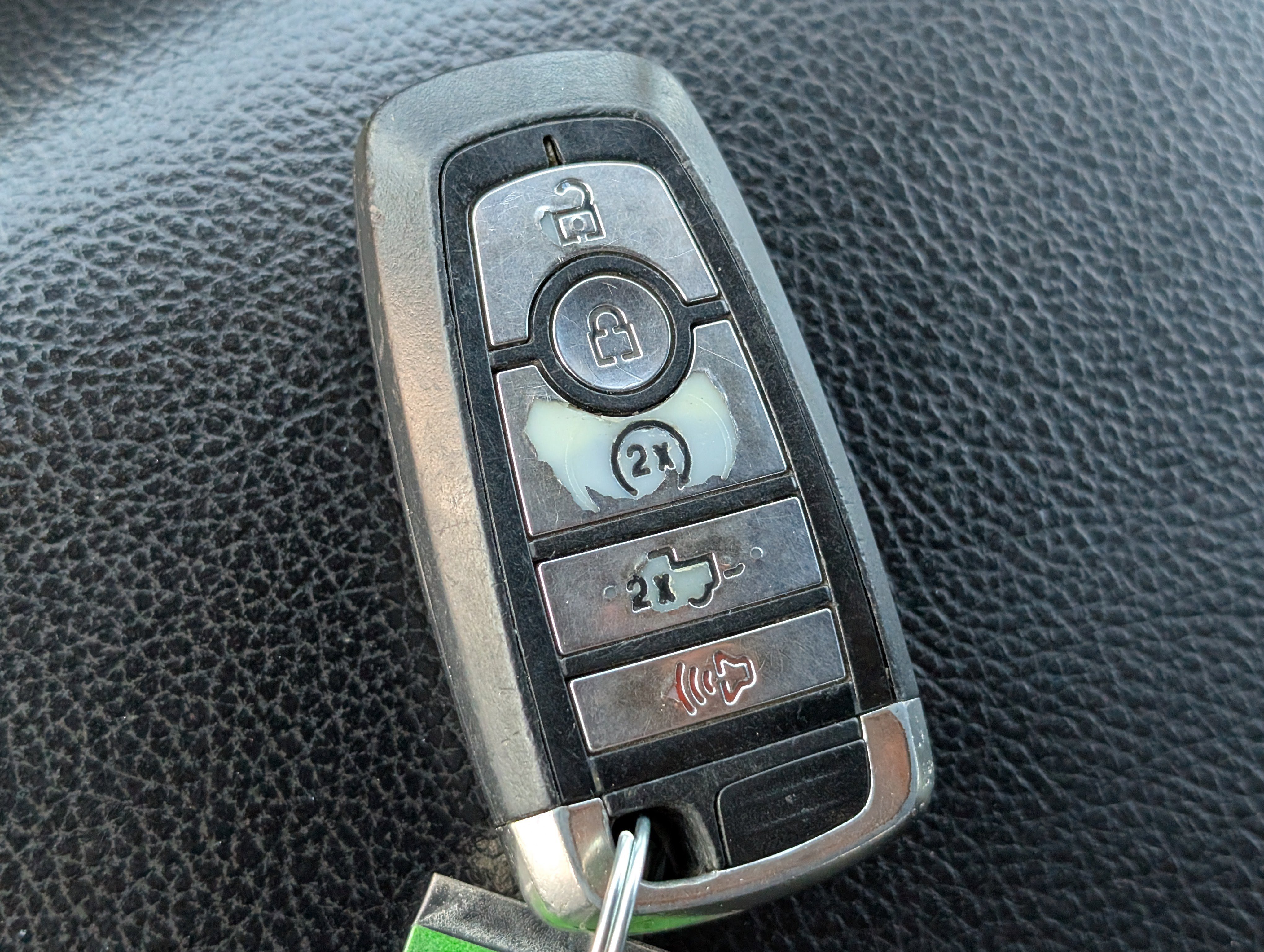 Used 2020 Ford F150 Lariat image 31