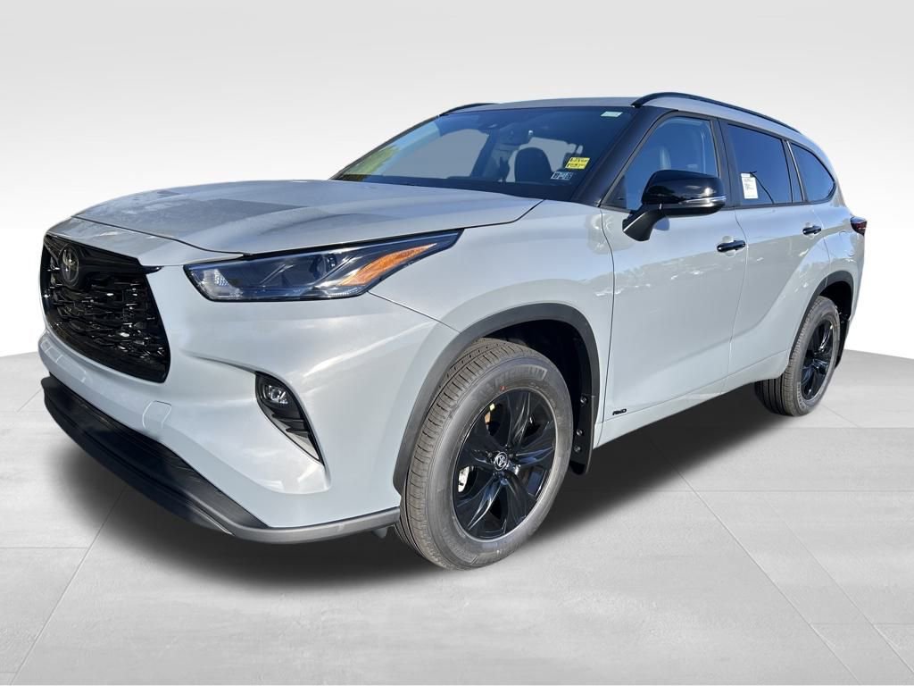 New 2025 Toyota Highlander XLE 360° Tour