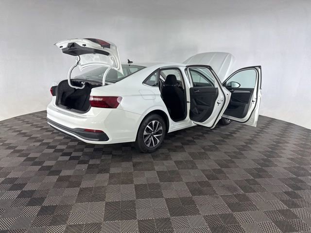 Used 2025 Volkswagen Jetta S image 18