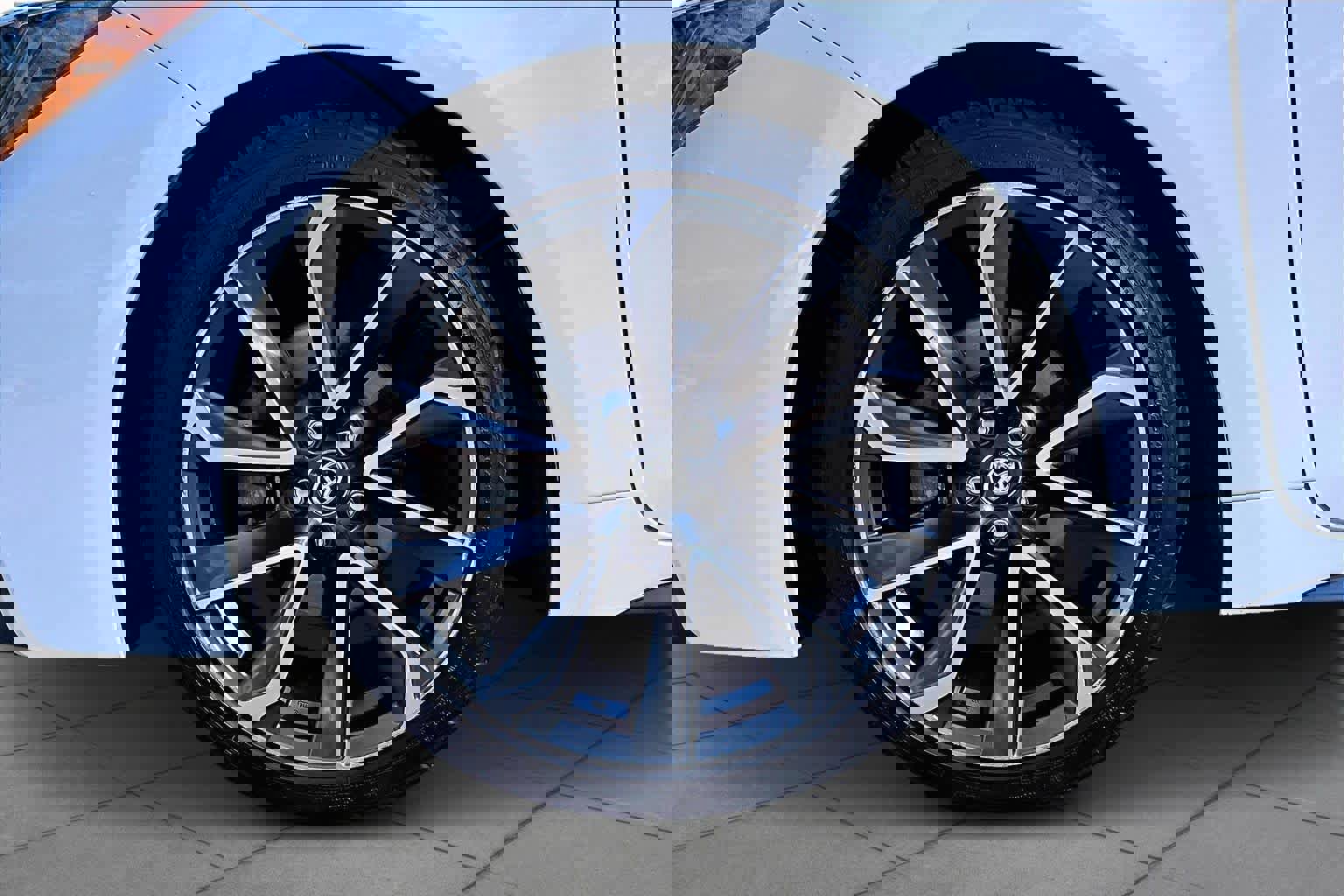 Used 2020 Toyota Corolla XSE image 10