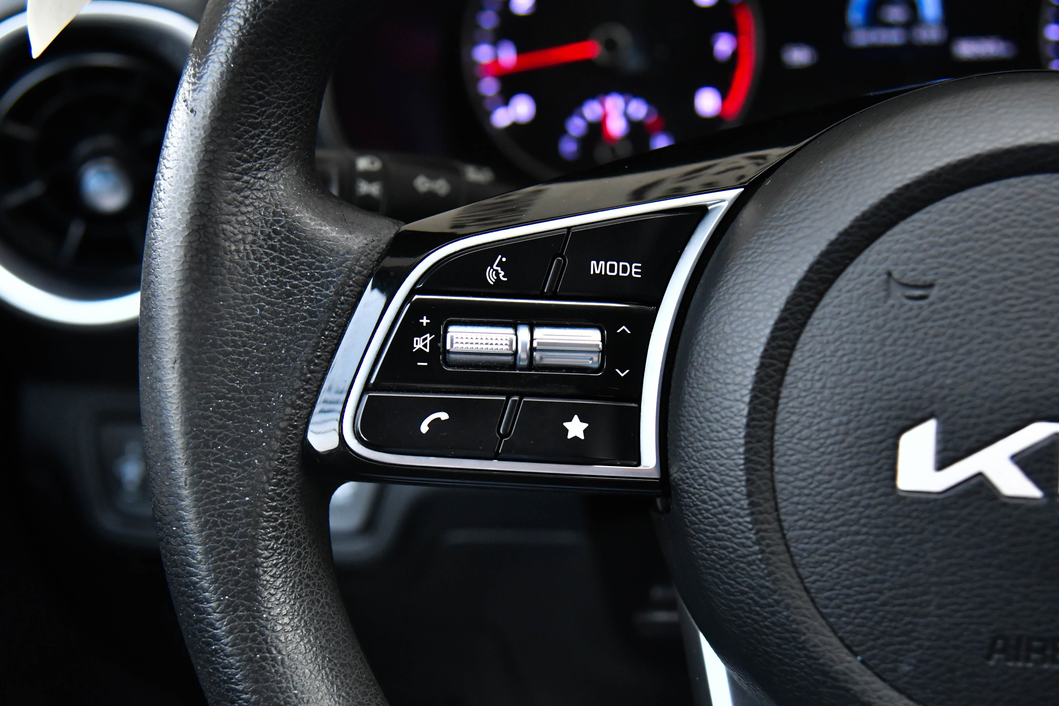 Used 2023 Kia Forte LXS image 25