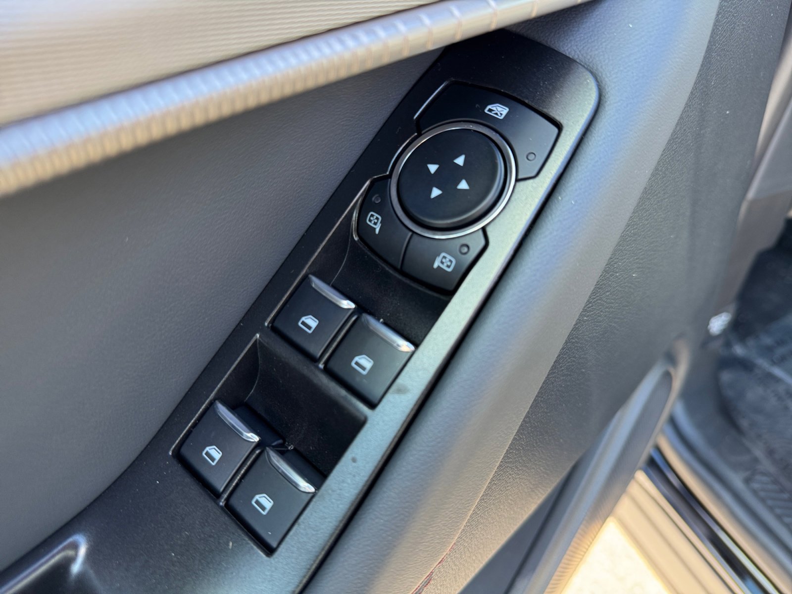 New 2026 Ford Explorer Active w/ Active Comfort Package AWD/4WD image 18