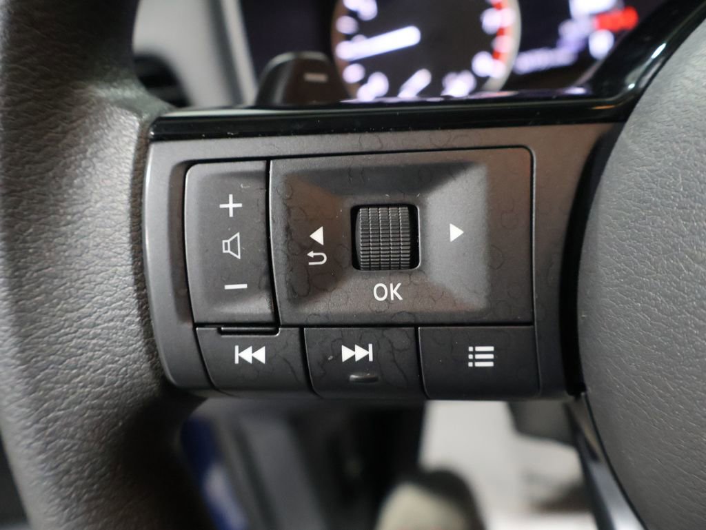 Used 2022 Nissan Rogue SV image 33