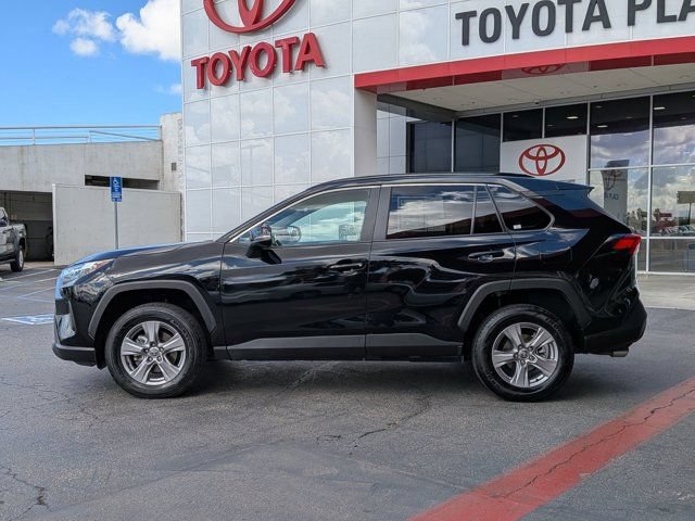Used 2025 Toyota RAV4 XLE AWD/4WD image 12