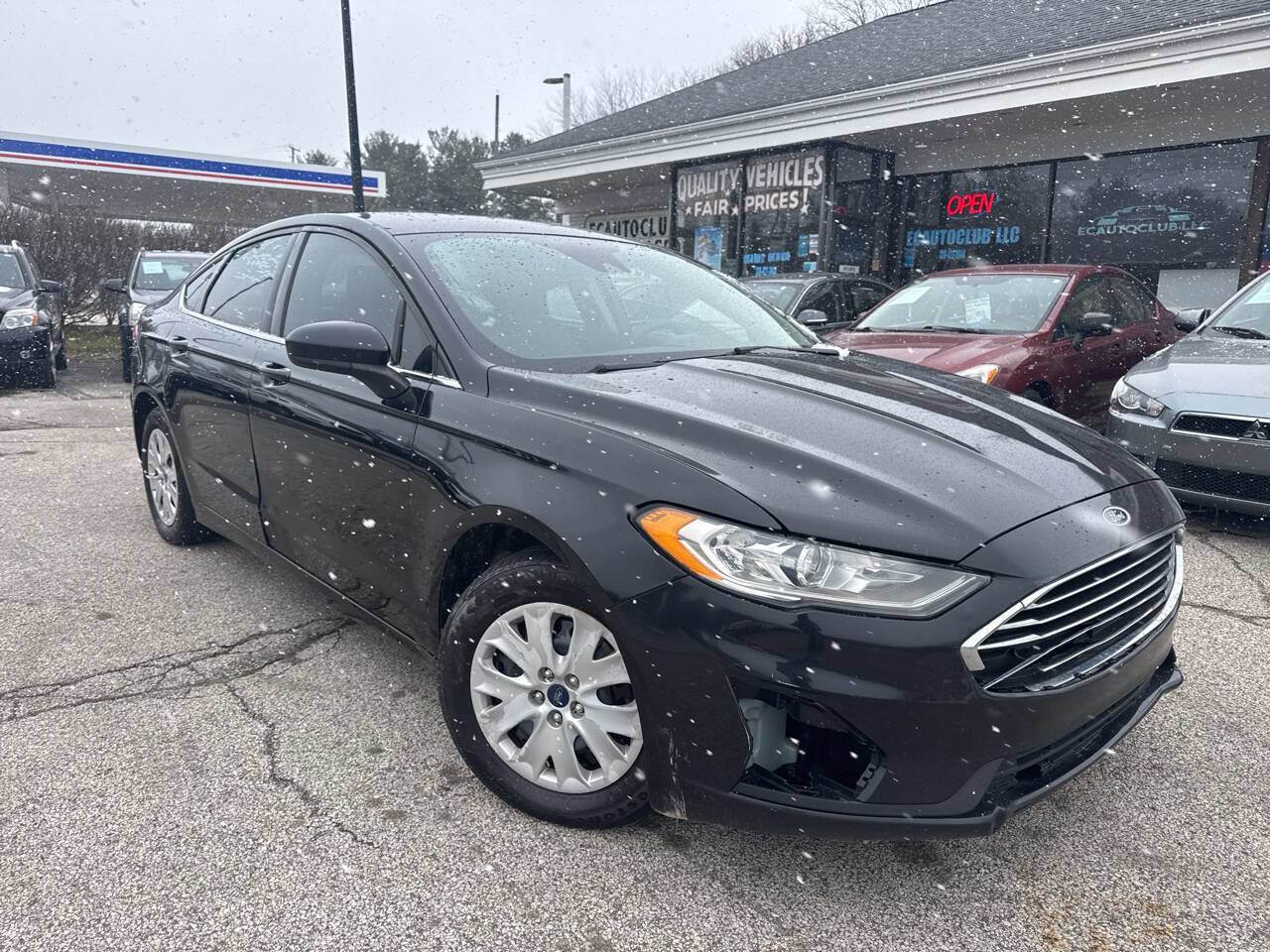 Used 2019 Ford Fusion S image 1