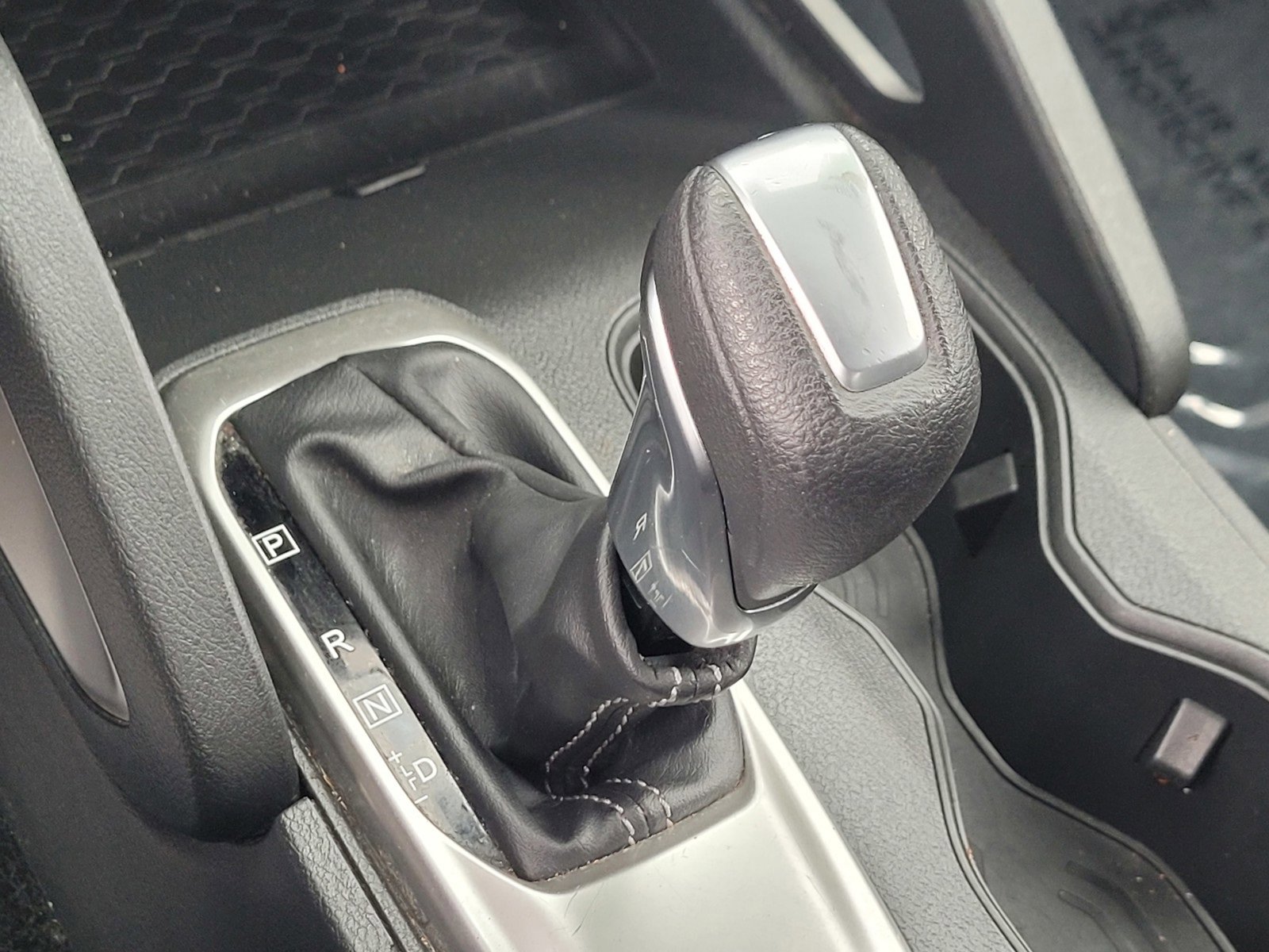 Used 2023 Nissan Frontier SV image 22