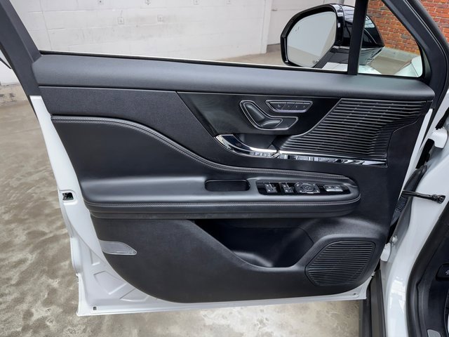 Used 2022 Lincoln Corsair Reserve w/ Sport Package image 10