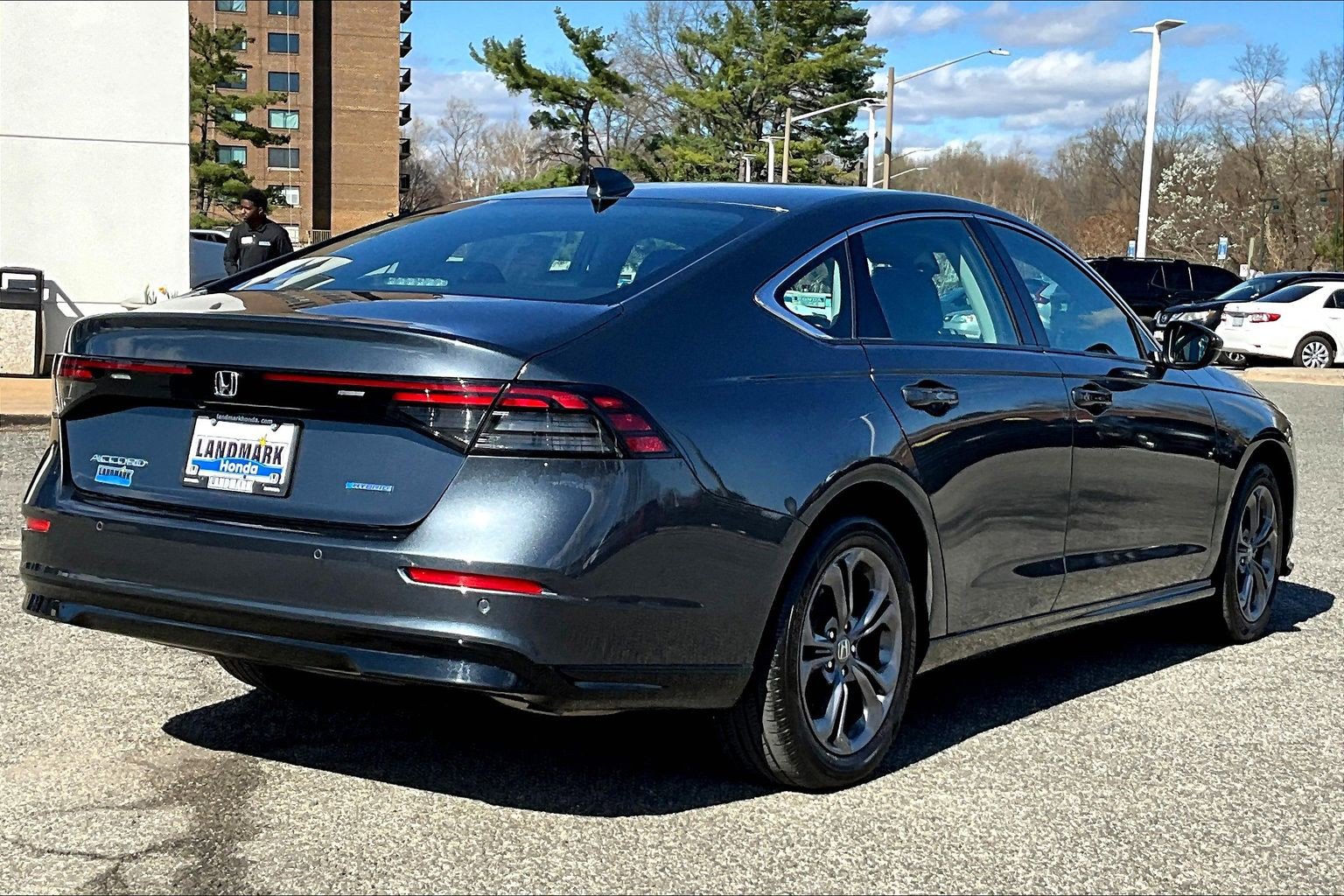 Used 2023 Honda Accord EX-L image 2