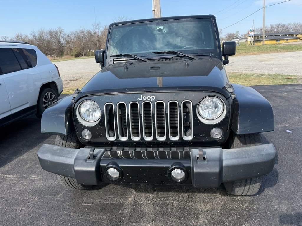 Used 2016 Jeep Wrangler Unlimited Sahara w/ Connectivity Group image 3