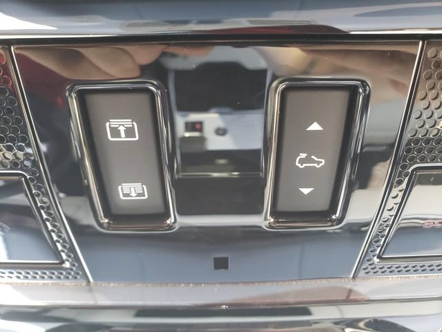 Used 2025 Land Rover Range Rover SE AWD/4WD image 32