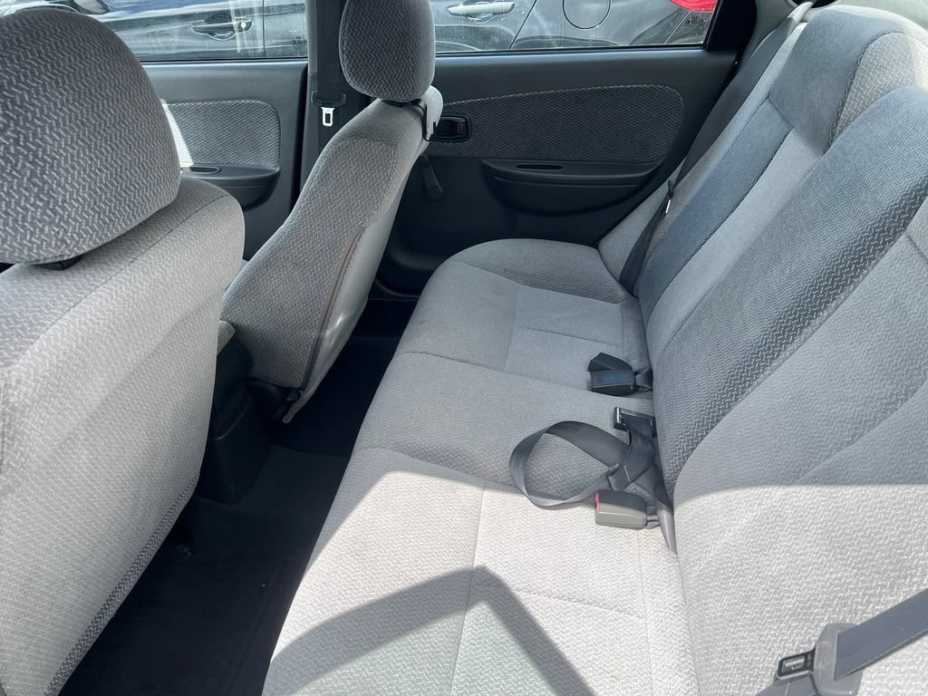 Used 2003 Kia Spectra LS FWD image 3