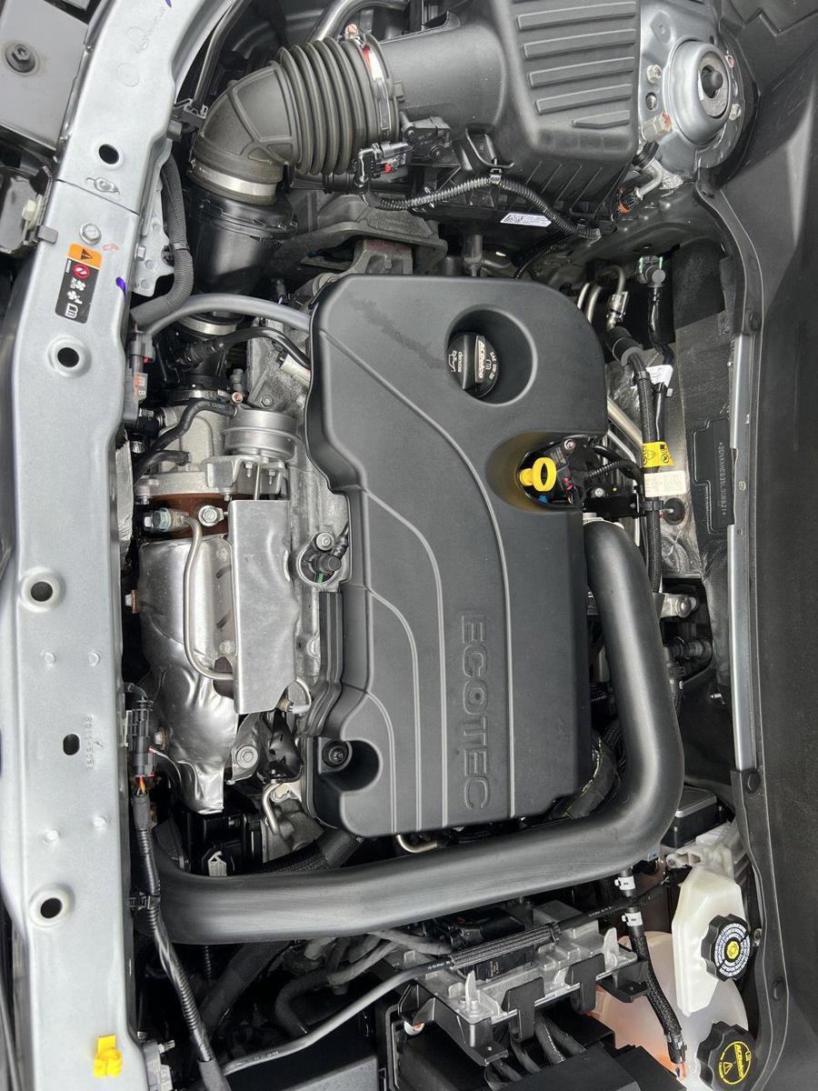 Used 2025 Chevrolet Equinox LT image 37