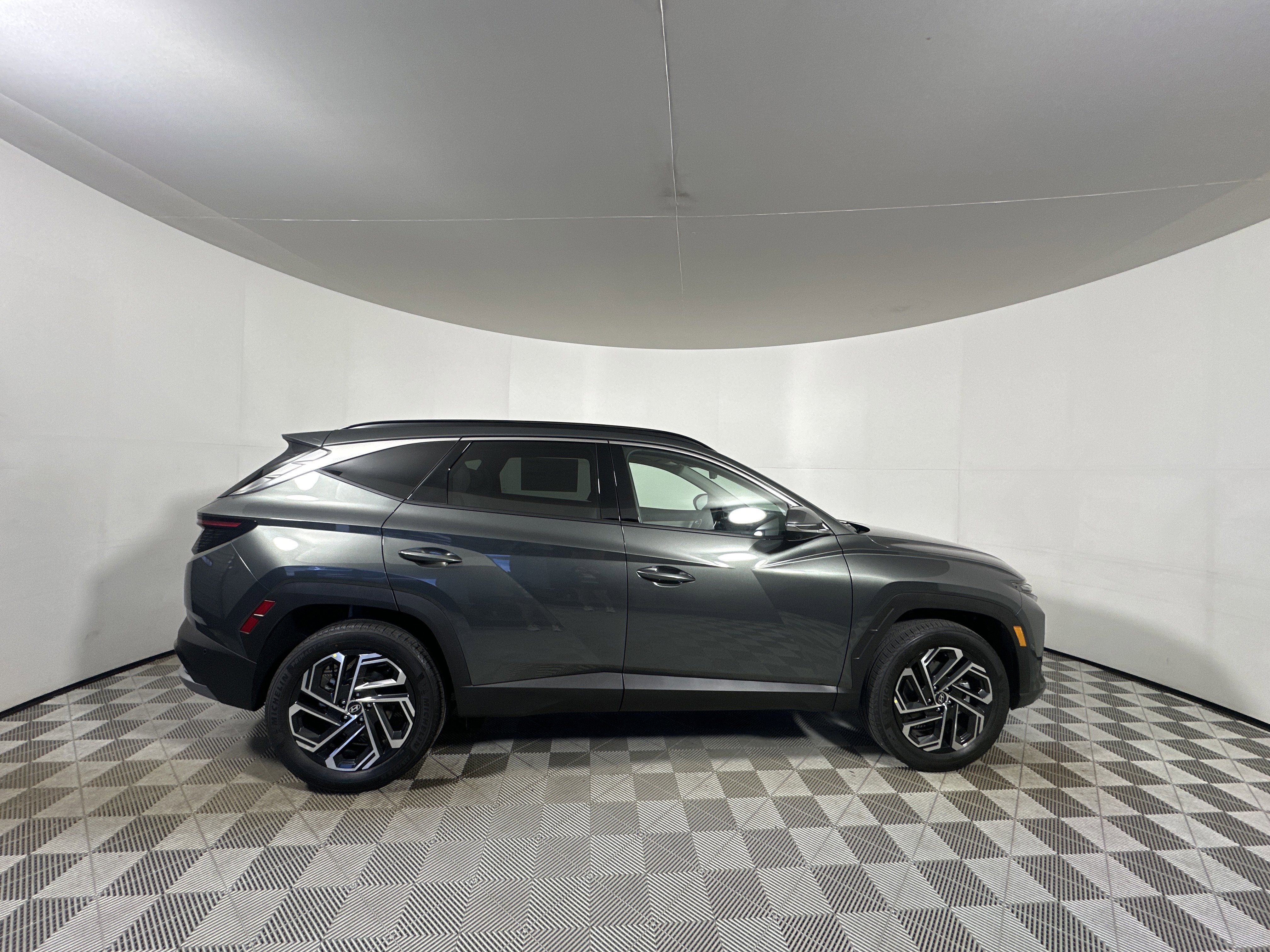 New 2026 Hyundai Tucson Limited AWD/4WD image 8