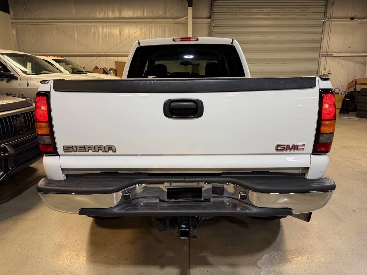 Used 2006 GMC Sierra 2500 SLE w/ Heavy-Duty Power Package AWD/4WD image 16