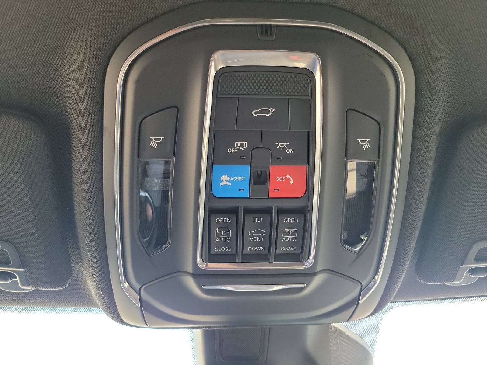 New 2027 Jeep Grand Cherokee Limited RWD image 23