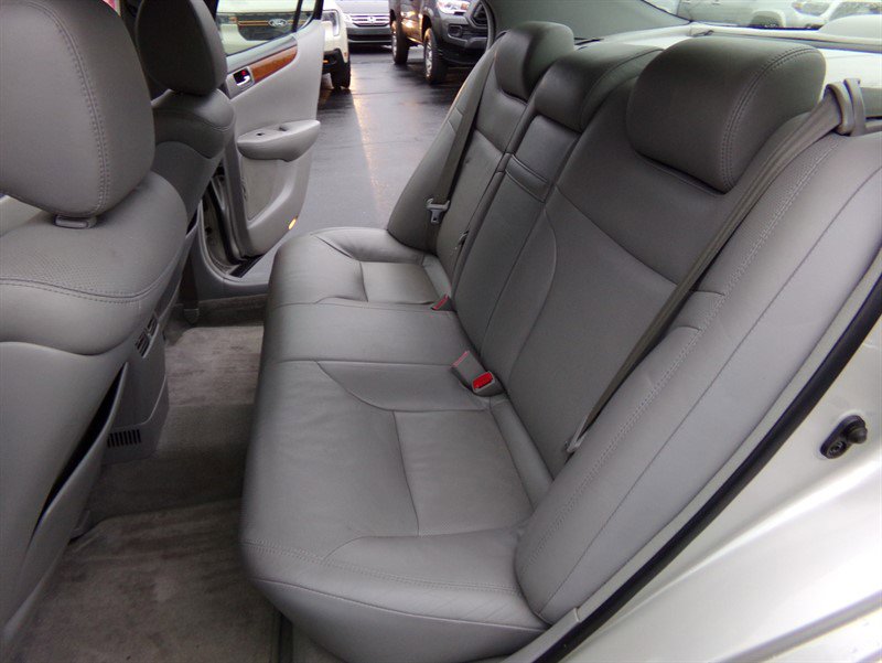 Used 2005 Lexus ES 330 Sedan image 38