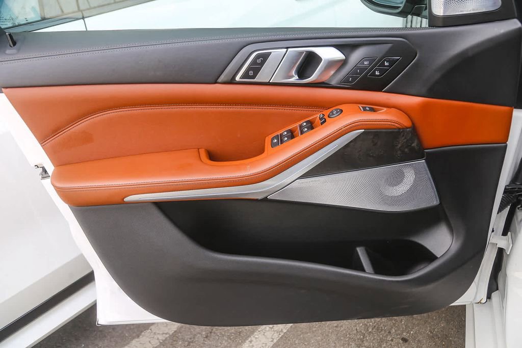 Used 2023 BMW X5 M50i image 17