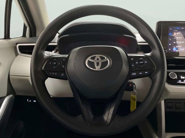 Used 2024 Toyota Corolla Cross L FWD image 11