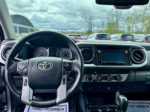 Used 2019 Toyota Tacoma SR5 AWD/4WD image 17