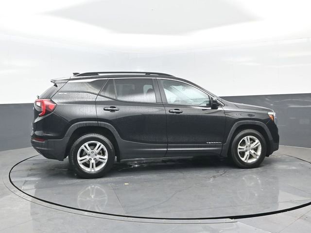 Used 2023 GMC Terrain SLE w/ Driver Convenience Package AWD/4WD image 3