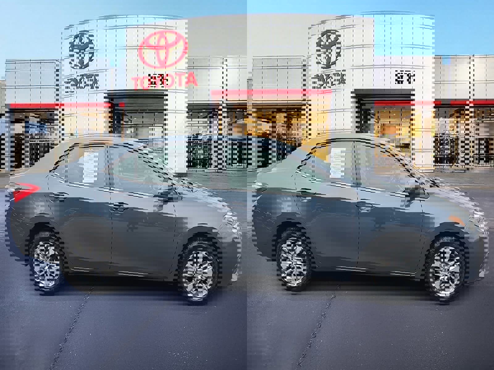 Used 2014 Toyota Corolla LE image 4