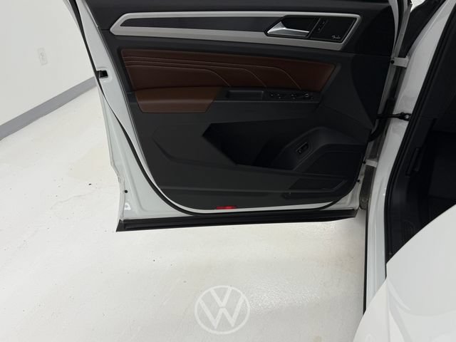 Used 2021 Volkswagen Atlas SEL Premium w/ MDO Package (Bench Seat) AWD/4WD image 30