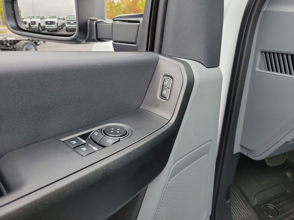 New 2026 Ford F250 XL w/ FX4 Off-Road Package AWD/4WD image 15