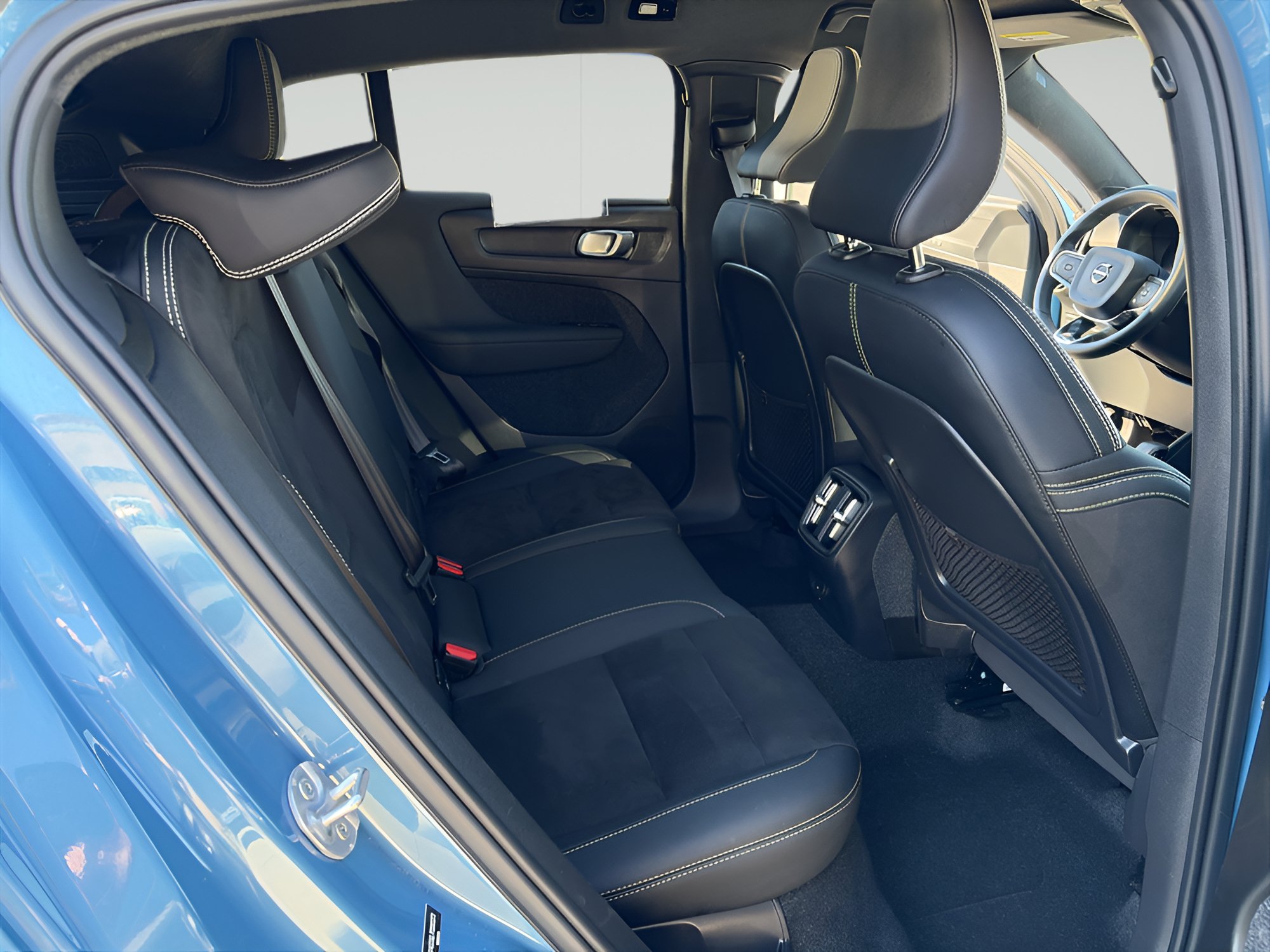 Used 2023 Volvo C40 P8 Recharge Plus AWD/4WD image 14