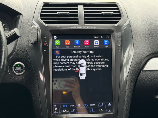 Used 2017 Ford Explorer XLT FWD image 27
