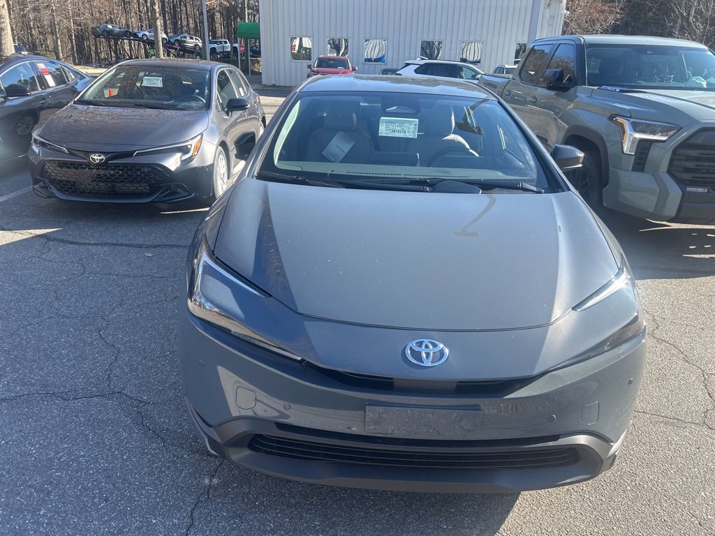 New 2026 Toyota Prius LE image 2