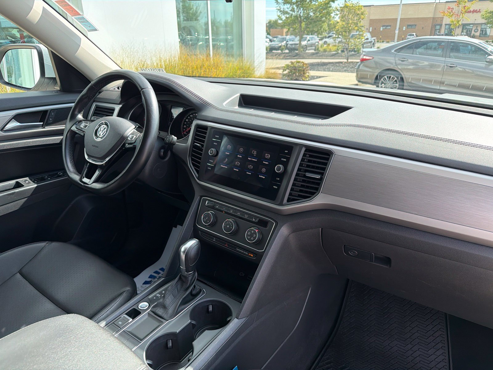 Used 2018 Volkswagen Atlas SE FWD image 60