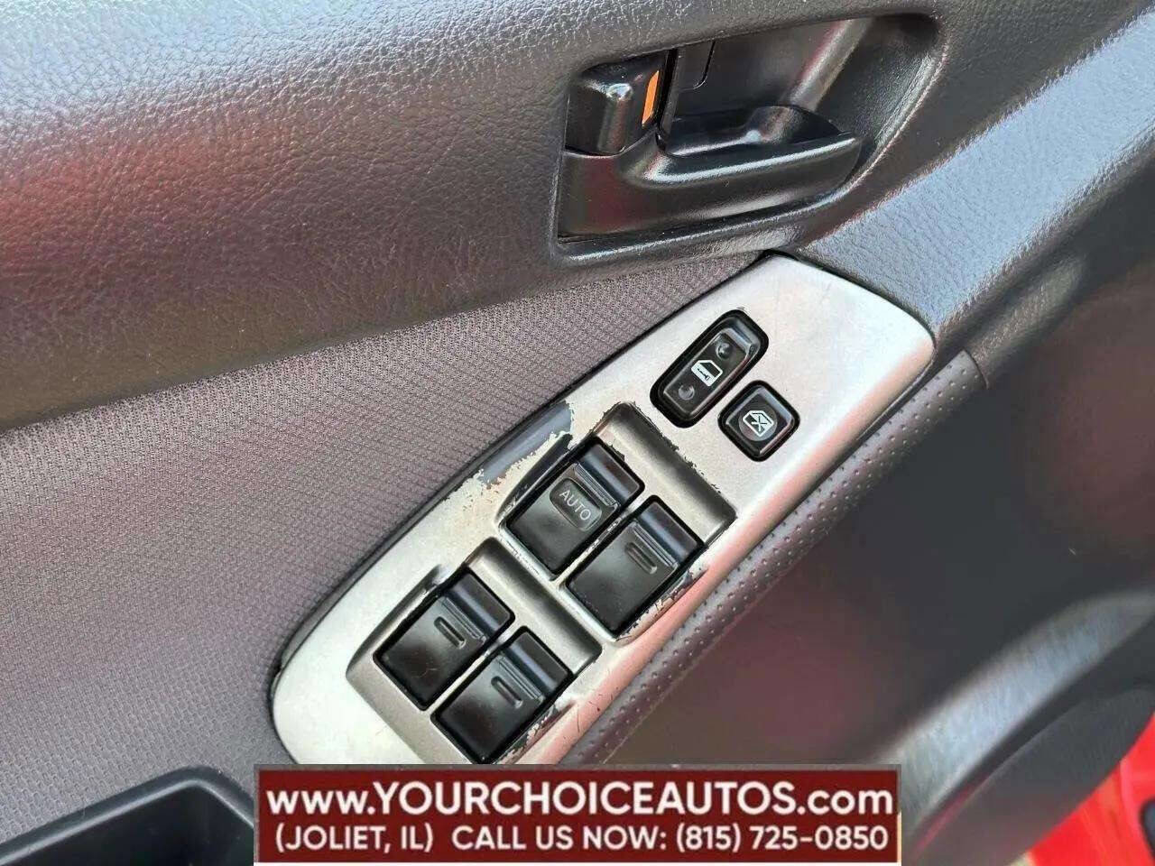 Used 2004 Toyota Matrix image 12