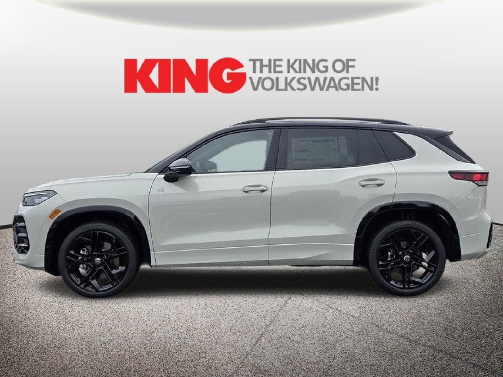 New 2026 Volkswagen Tiguan SE R-Line AWD/4WD image 7