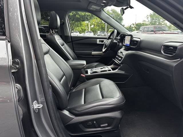 Certified 2022 Ford Explorer XLT w/ Equipment Group 202A AWD/4WD image 34