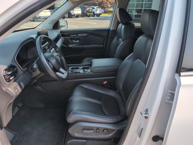 Used 2023 Honda Pilot Touring image 17