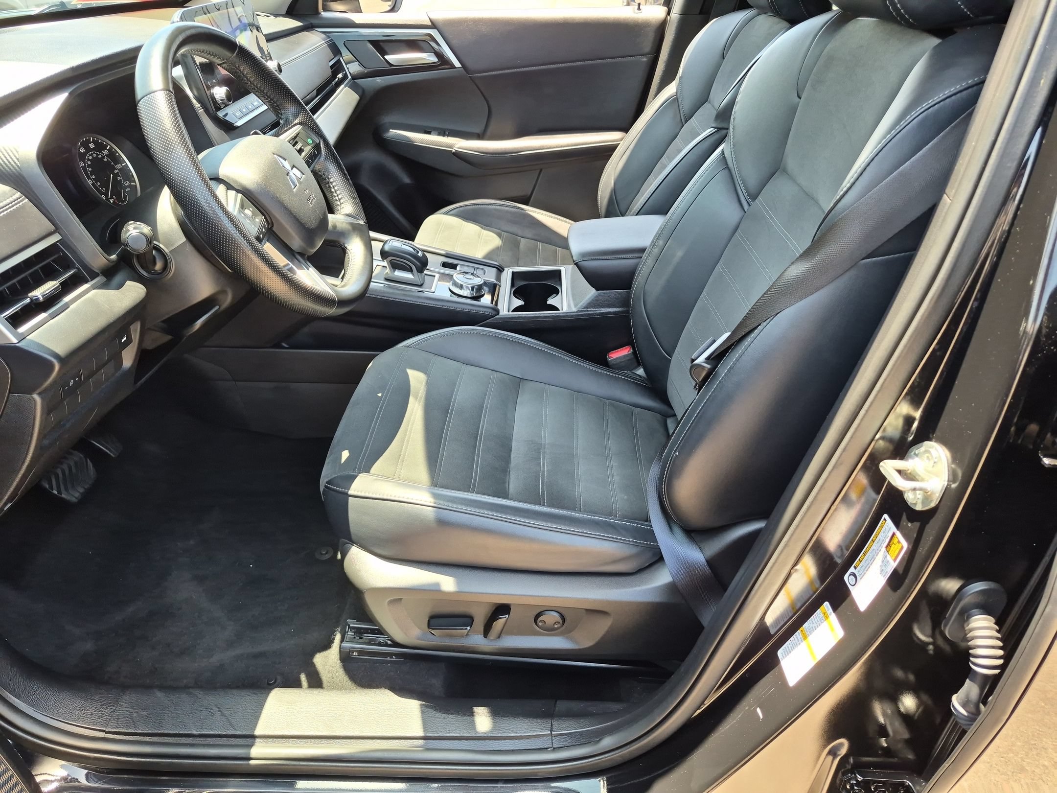 Used 2024 Mitsubishi Outlander SE AWD/4WD image 13