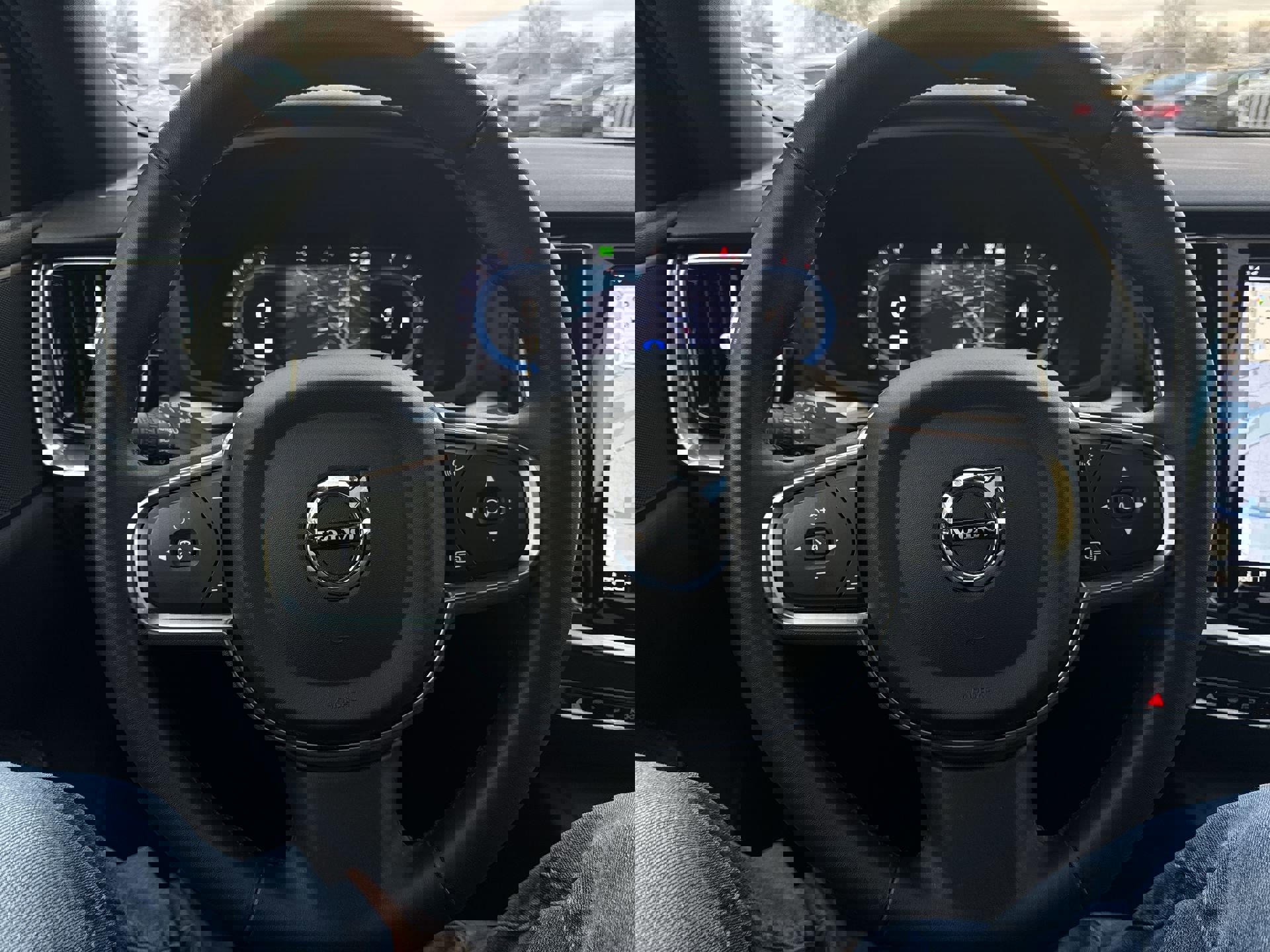 Used 2023 Volvo S60 B5 Plus w/ Climate Package image 18