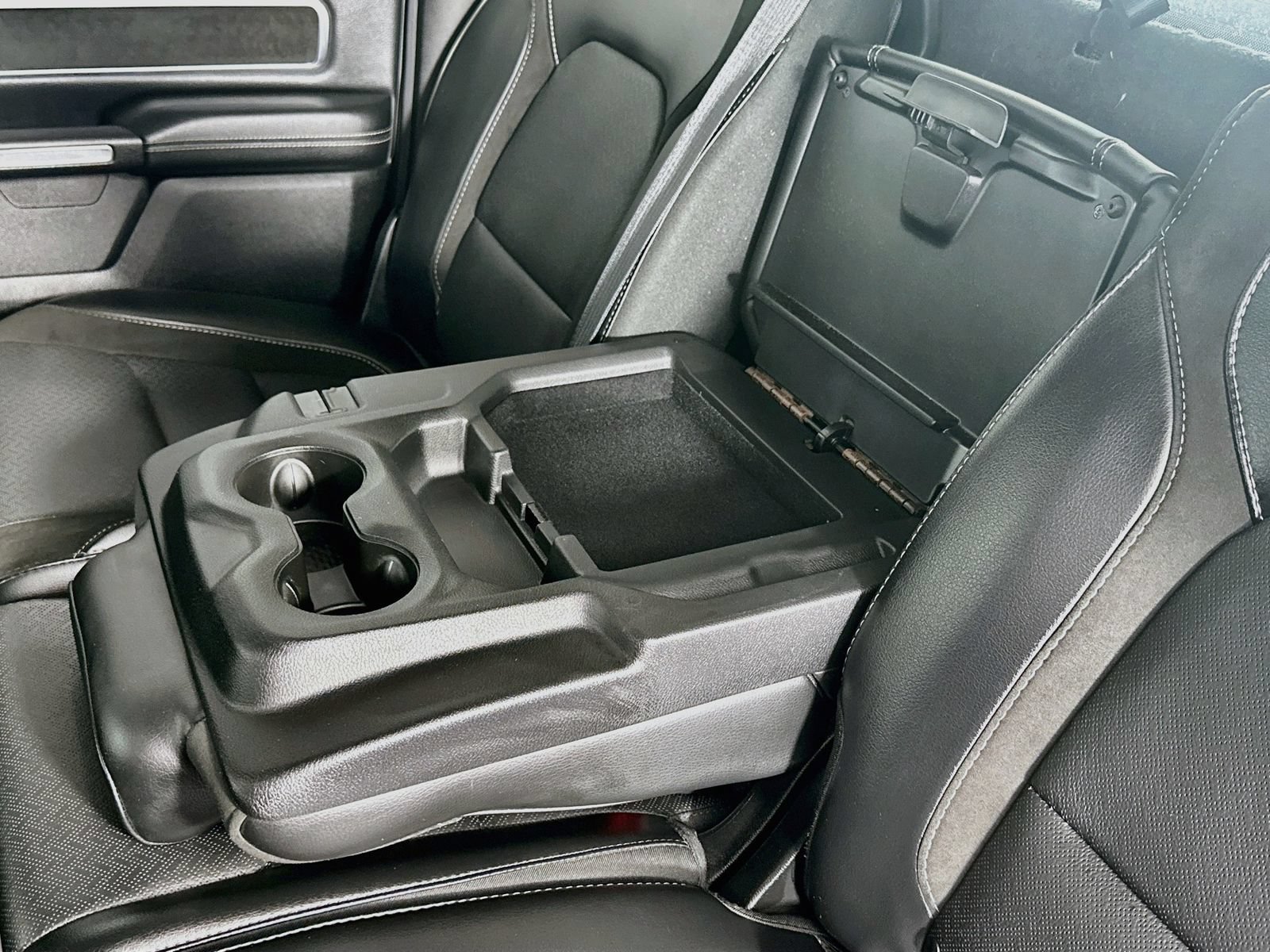 Used 2019 RAM 1500 Laramie AWD/4WD image 28