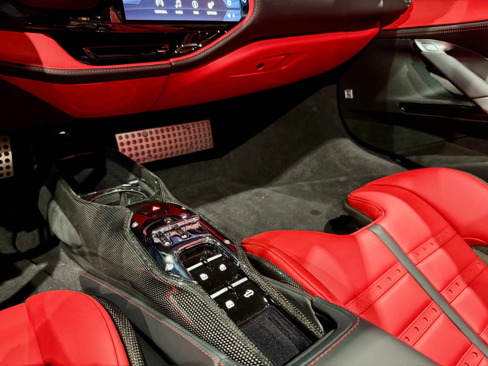 Used 2025 Ferrari SF90 Spider AWD/4WD image 13