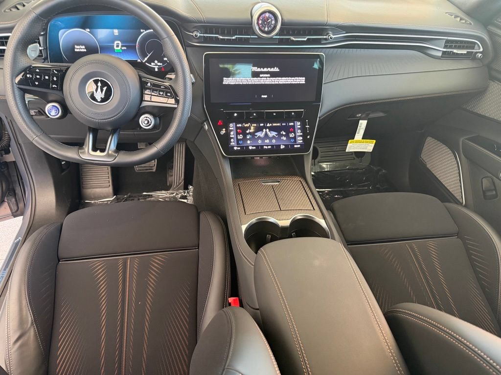Certified 2025 Maserati Grecale Folgore AWD/4WD image 17