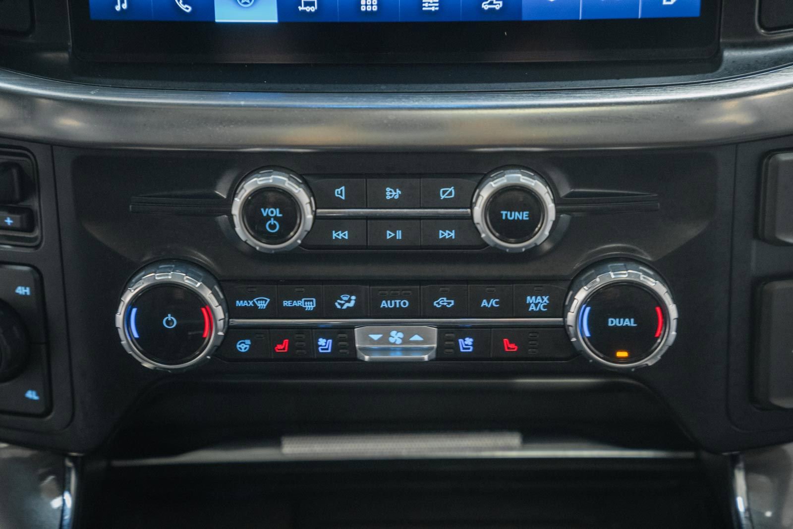 Certified 2023 Ford F150 Lariat w/ Equipment Group 502A High image 31