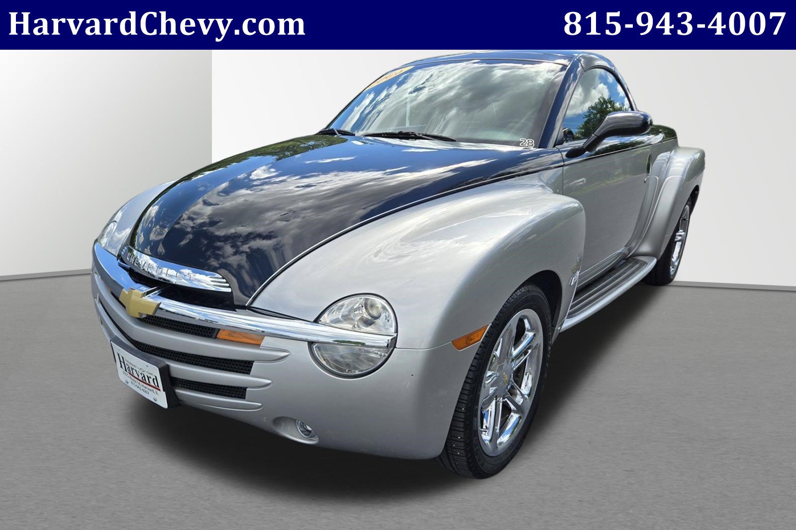 Used 2006 Chevrolet SSR w/ Preferred Equipment Group RWD image 3