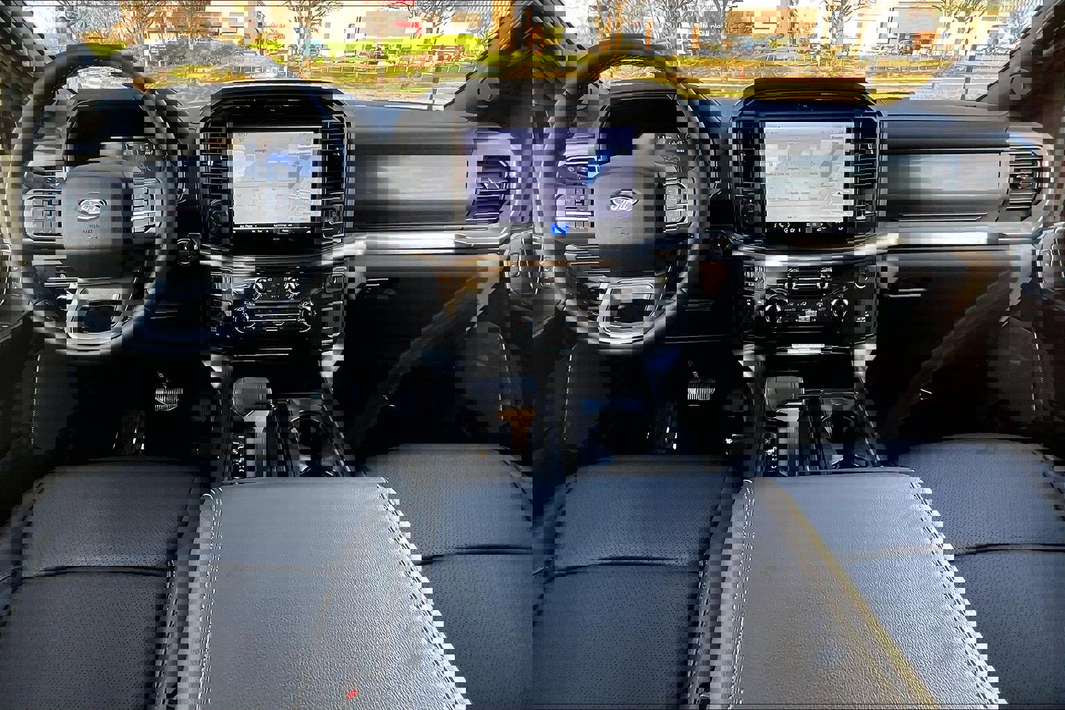 Used 2025 Ford F150 Lariat image 13