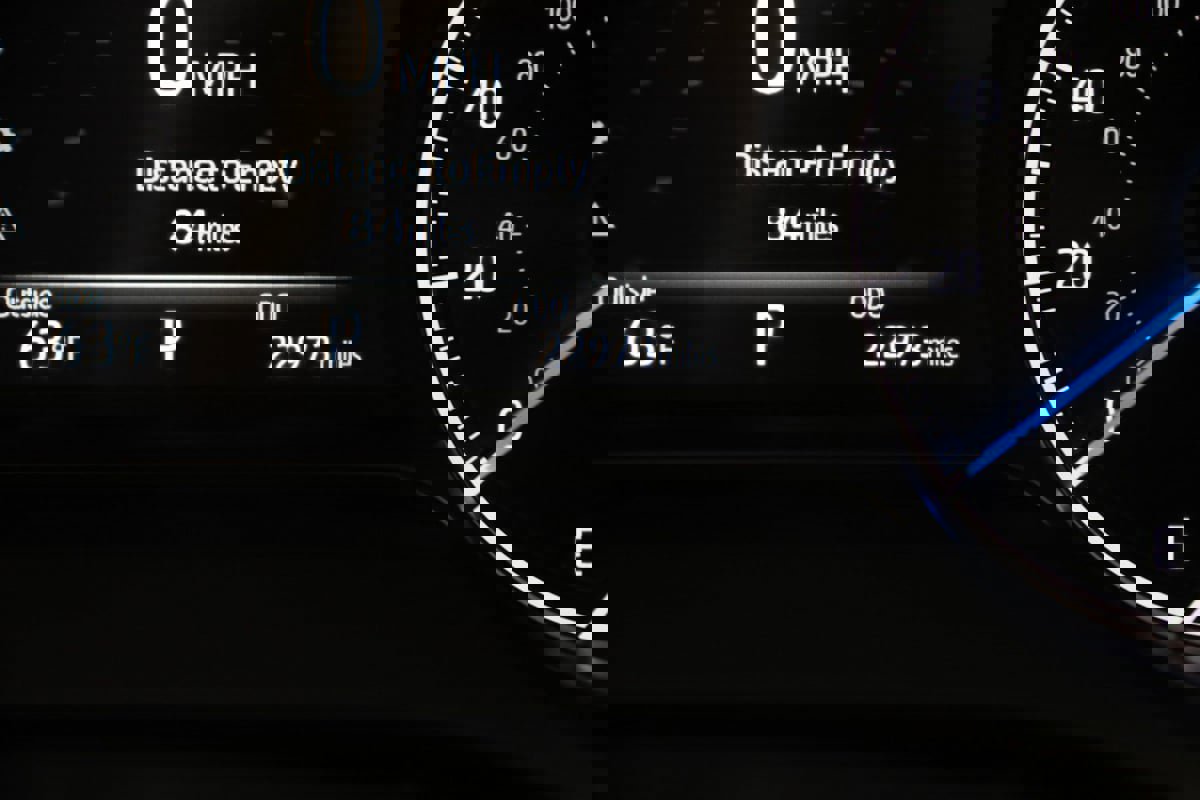 Used 2023 Toyota Venza XLE image 34