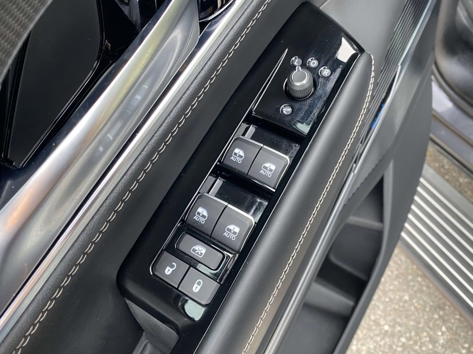 Used 2024 Jeep Grand Wagoneer L Series II w/ Quick Order Packagew 28T image 19