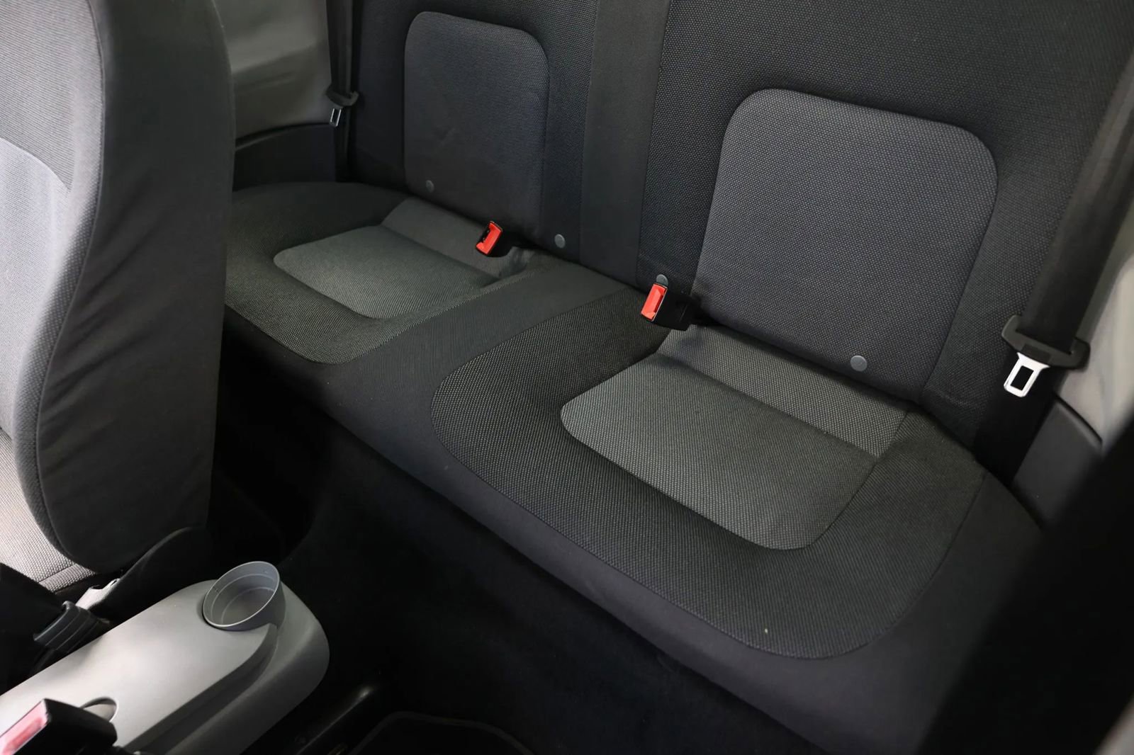 Used 2005 Volkswagen Beetle GL image 15