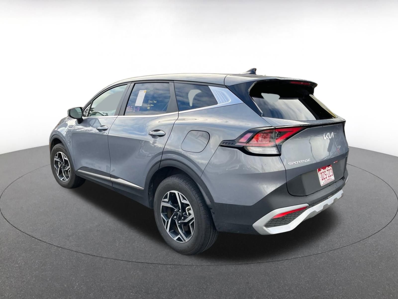 Used 2025 Kia Sportage LX image 5