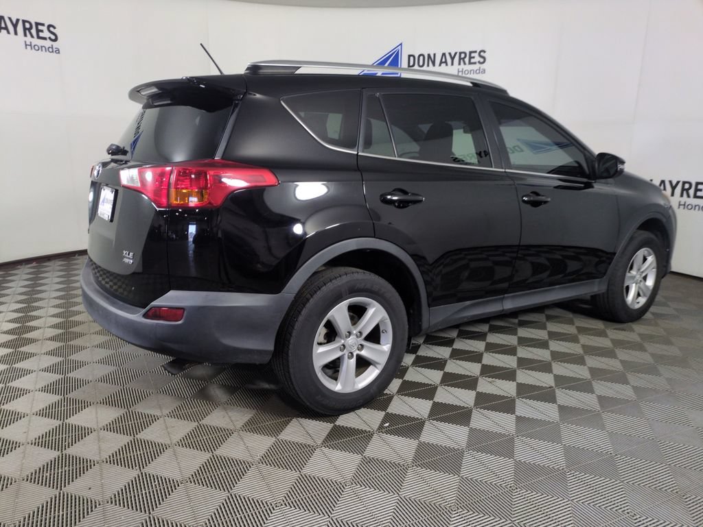 Used 2014 Toyota RAV4 XLE AWD/4WD image 6